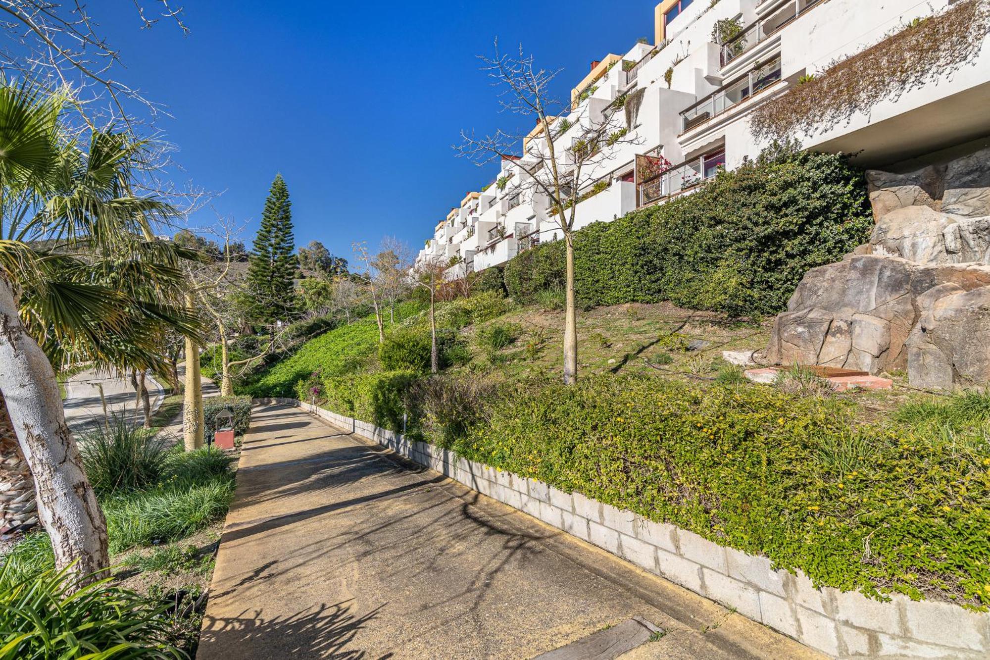 Rentitspain Charming Apartment: Parque Botanico Resort & Country Club Estepona Exterior photo